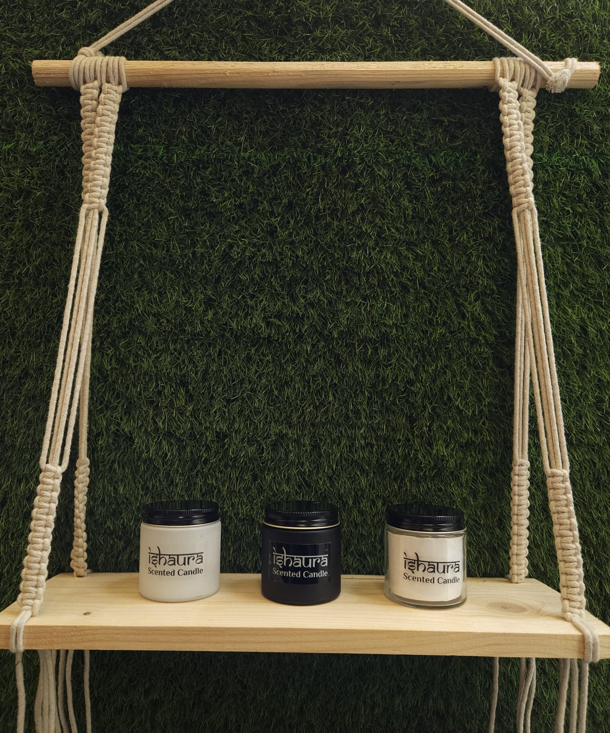 Ishaura Scented Candles- Giri Mist(Free Tester Pack of our Best Selling Fragrances)